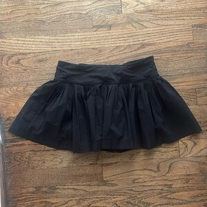 Lululemon black pleated skirt